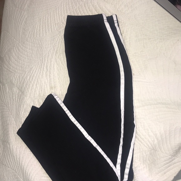 Shein black leggings with white strip - Picture 5 of 5